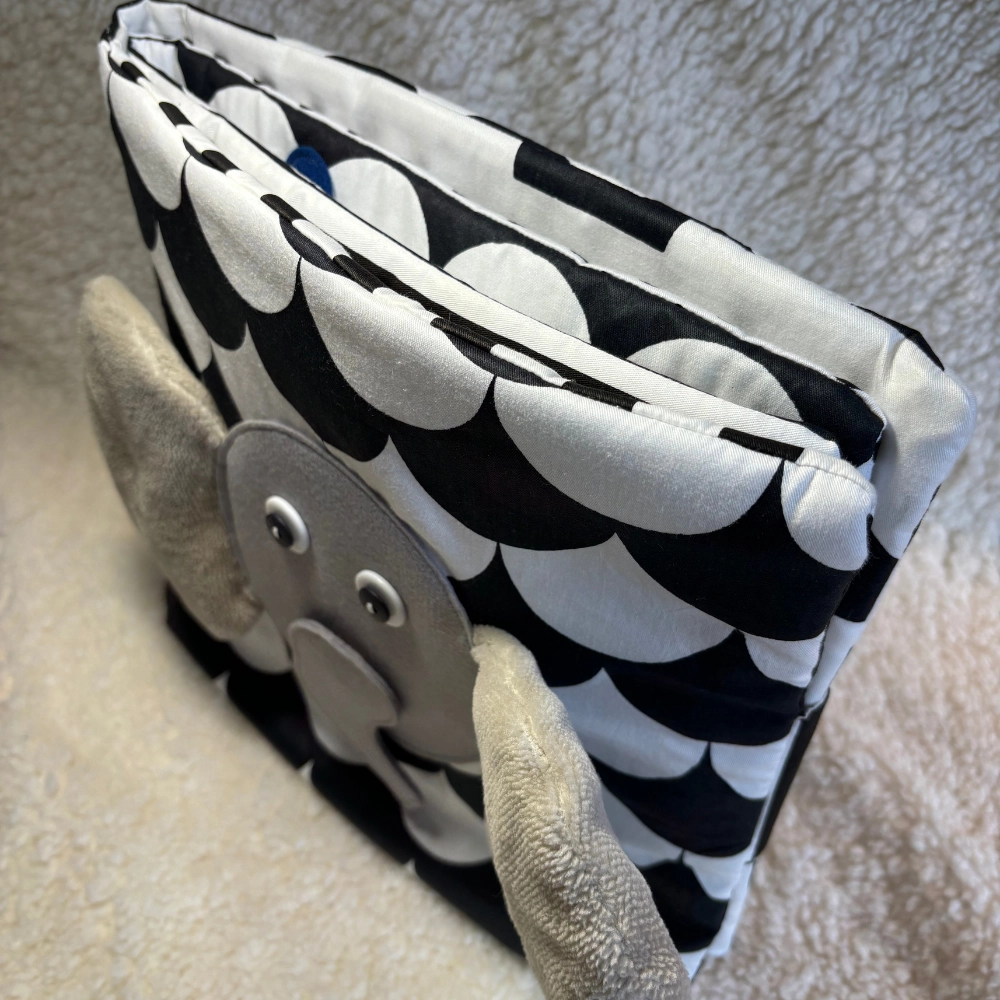 LIBRO DIDÁCTICO SENSORIAL ELEFANTE 25X25CM