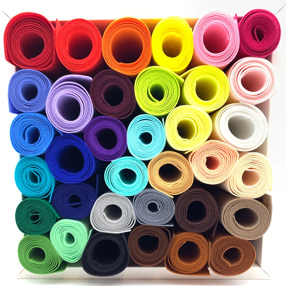 SOLITONE HARD FELT PACK DE 35 COLORES EN ROLLOS 30X112 CM 1.2MM