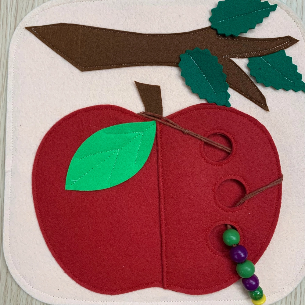 TABLERO ACTIVIDADES MANZANA CON PIRÁMIDE