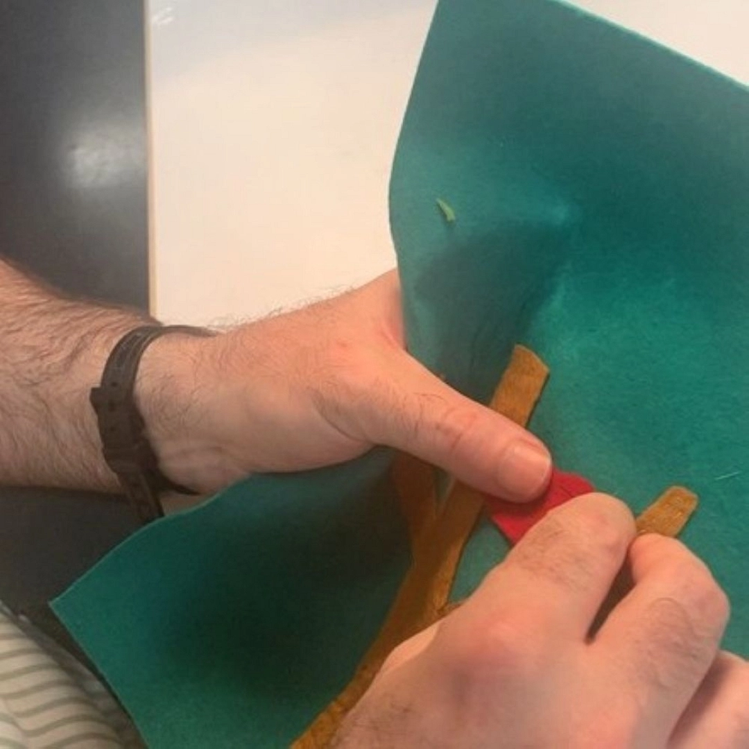 Taller: Clases Particulares de Manualidades para Adultos con Parálisis Cerebral Taller: Clases Particulares de Manualidades para Adultos con Parálisis Cerebral