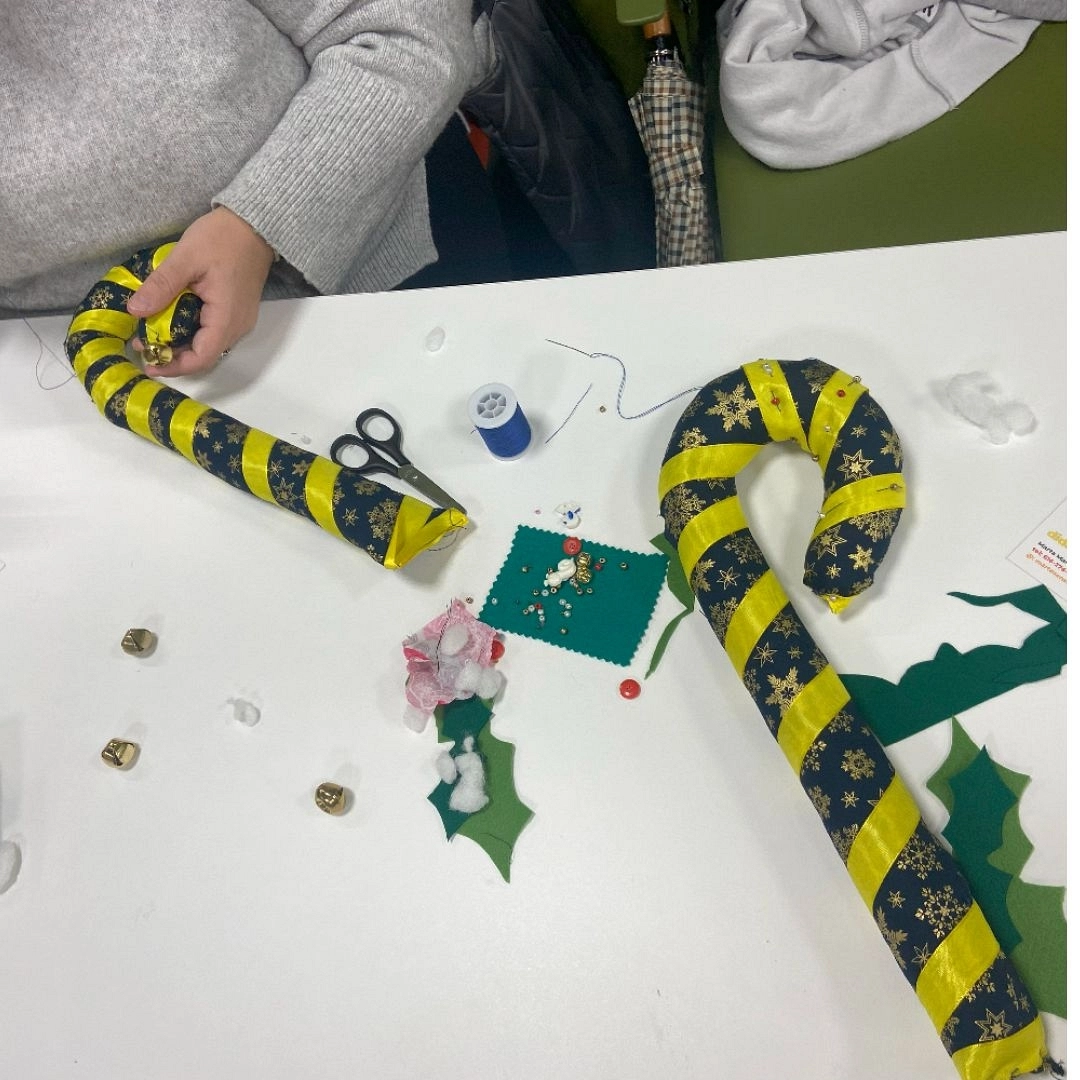 Taller infantil: Bastón de Navidad-(Lekuona/Errenteria) Taller infantil: Bastón de Navidad-(Lekuona/Errenteria)