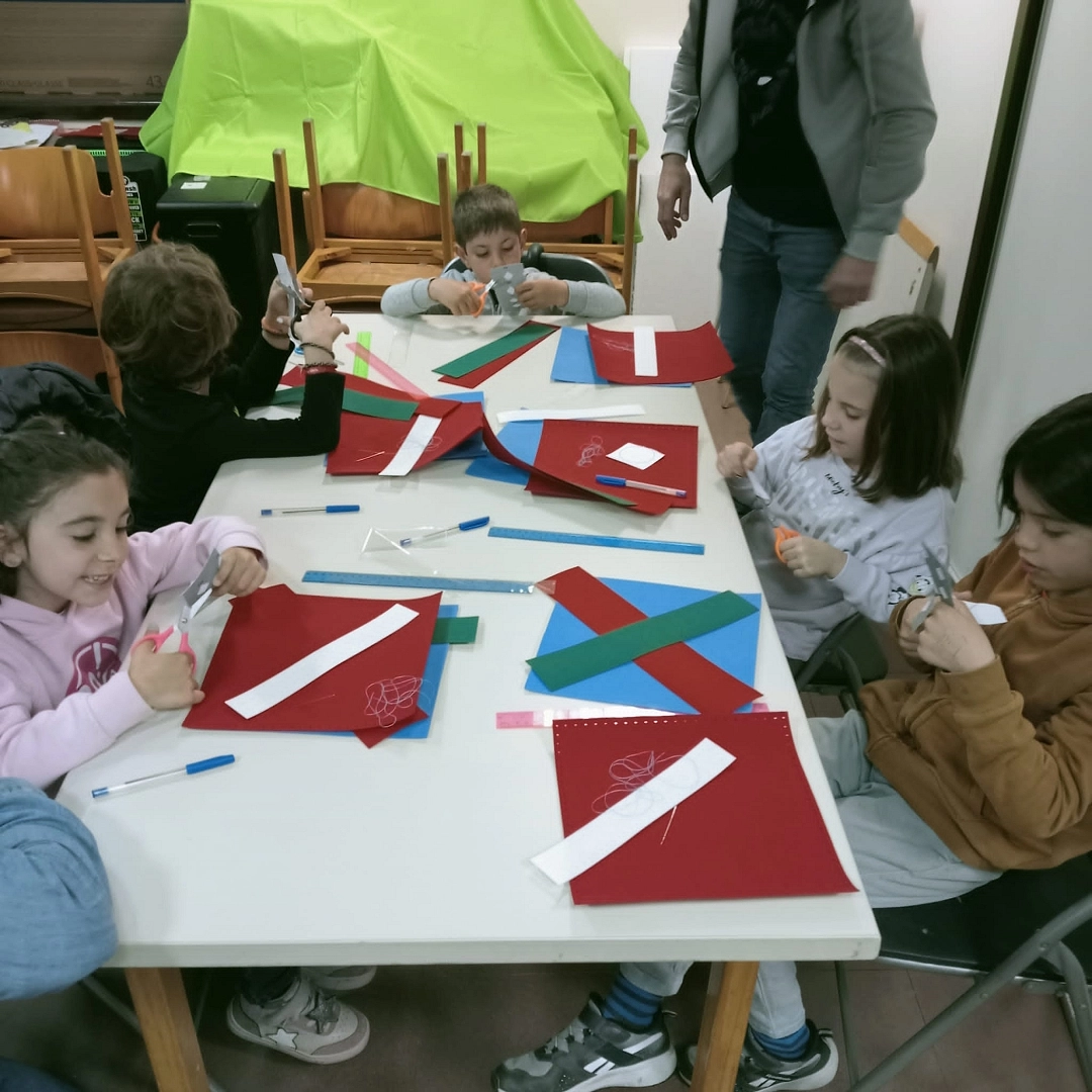 Taller infantil: Crea tu tres en raya de fieltro-(Asociación de Vecinos Alaberga/Errenteria)