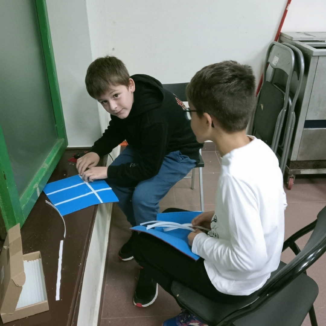 Taller infantil: Crea tu tres en raya de fieltro-(Asociación de Vecinos Alaberga/Errenteria)