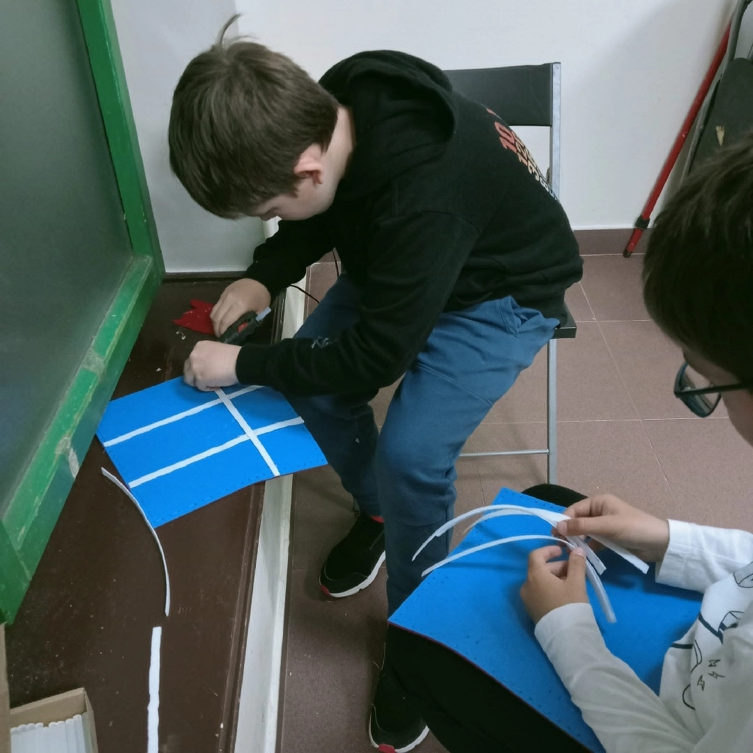 Taller infantil: Crea tu tres en raya de fieltro-(Asociación de Vecinos Alaberga/Errenteria)