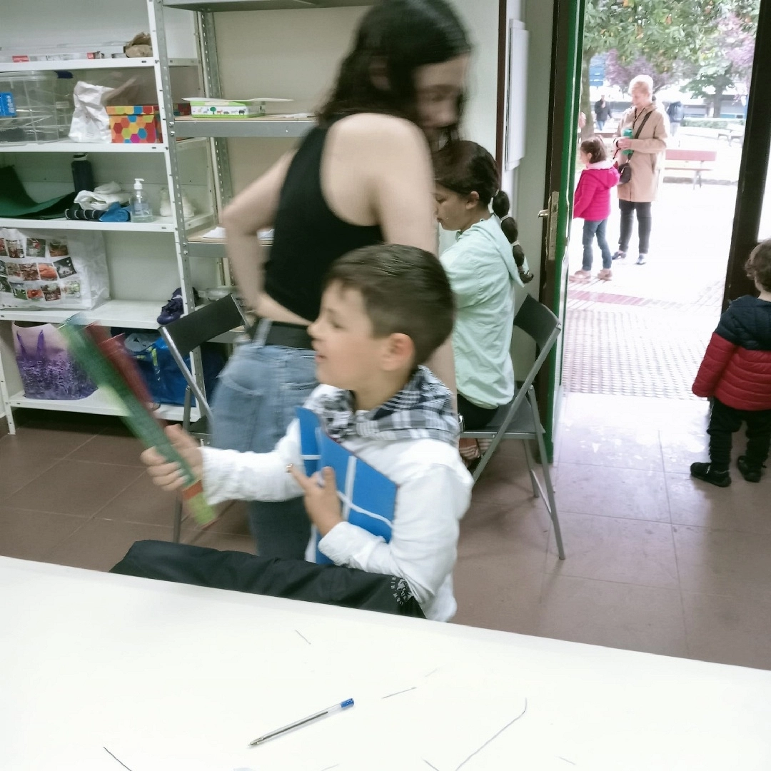 Taller infantil: Crea tu tres en raya de fieltro-(Asociación de Vecinos Alaberga/Errenteria)