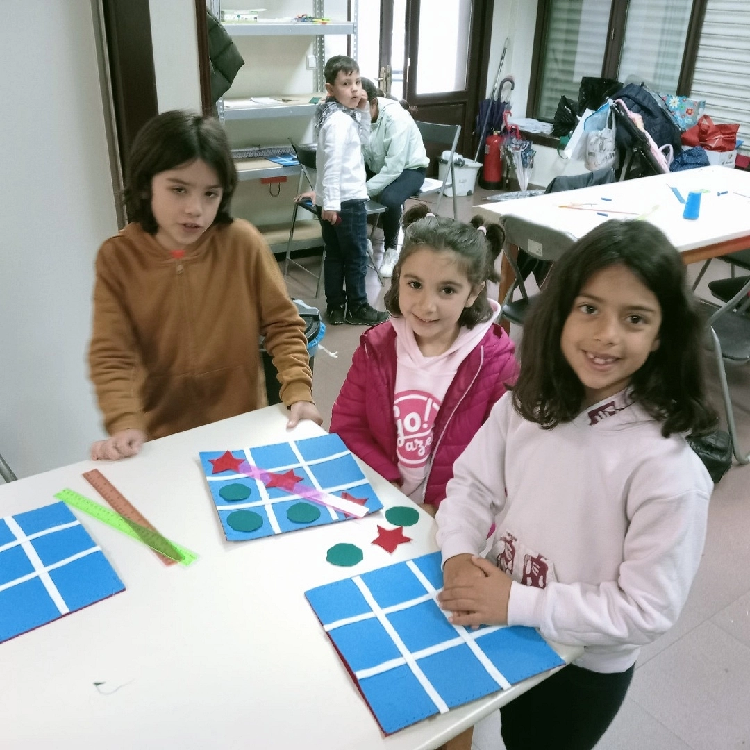 Taller infantil: Crea tu tres en raya de fieltro-(Asociación de Vecinos Alaberga/Errenteria)