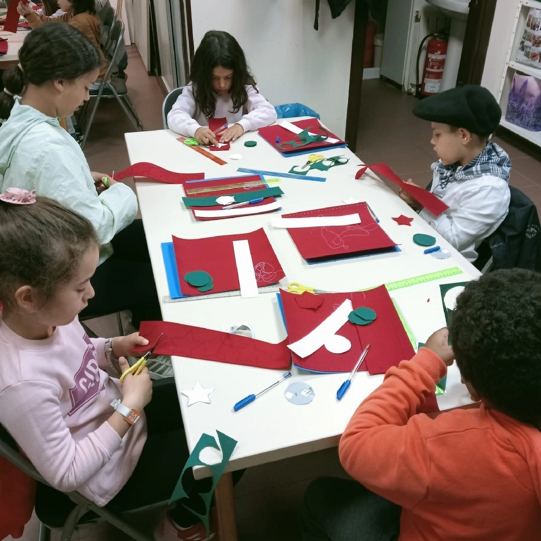 Taller infantil: Crea tu tres en raya de fieltro-(Asociación de Vecinos Alaberga/Errenteria)