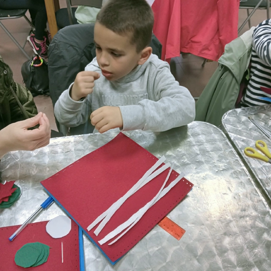 Taller infantil: Crea tu tres en raya de fieltro-(Asociación de Vecinos Alaberga/Errenteria)