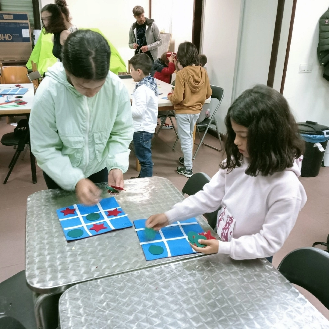Taller infantil: Crea tu tres en raya de fieltro-(Asociación de Vecinos Alaberga/Errenteria)