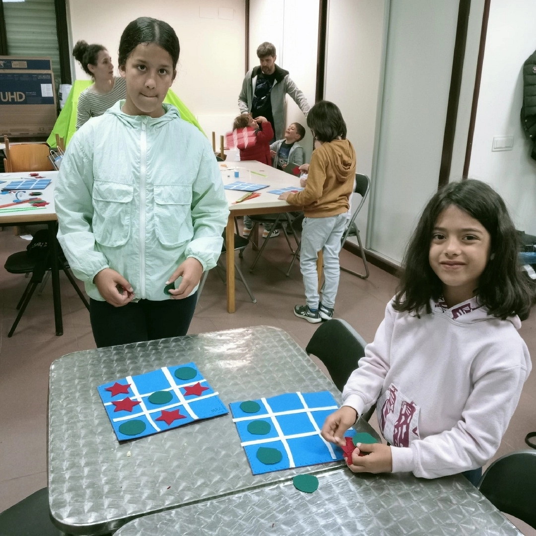 Taller infantil: Crea tu tres en raya de fieltro-(Asociación de Vecinos Alaberga/Errenteria)