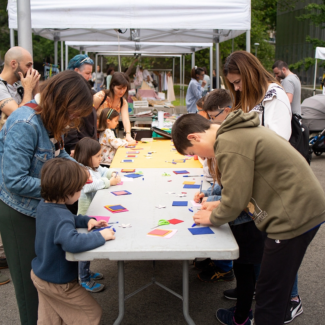 Taller infantil: Llavero de Flor de Primavera-(Feria de artesanía, Kolore Kolore/Irún)