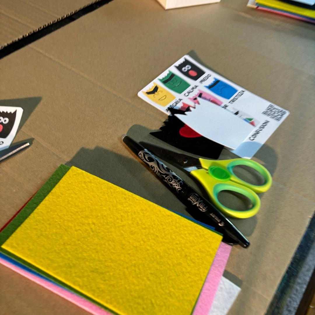 Taller infantil personalizado: Títeres de Monstruos de Colores — Educación emocional (Zegama/Oilotegi) Taller infantil personalizado: Títeres de Monstruos de Colores — Educación emocional (Zegama/Oilotegi)