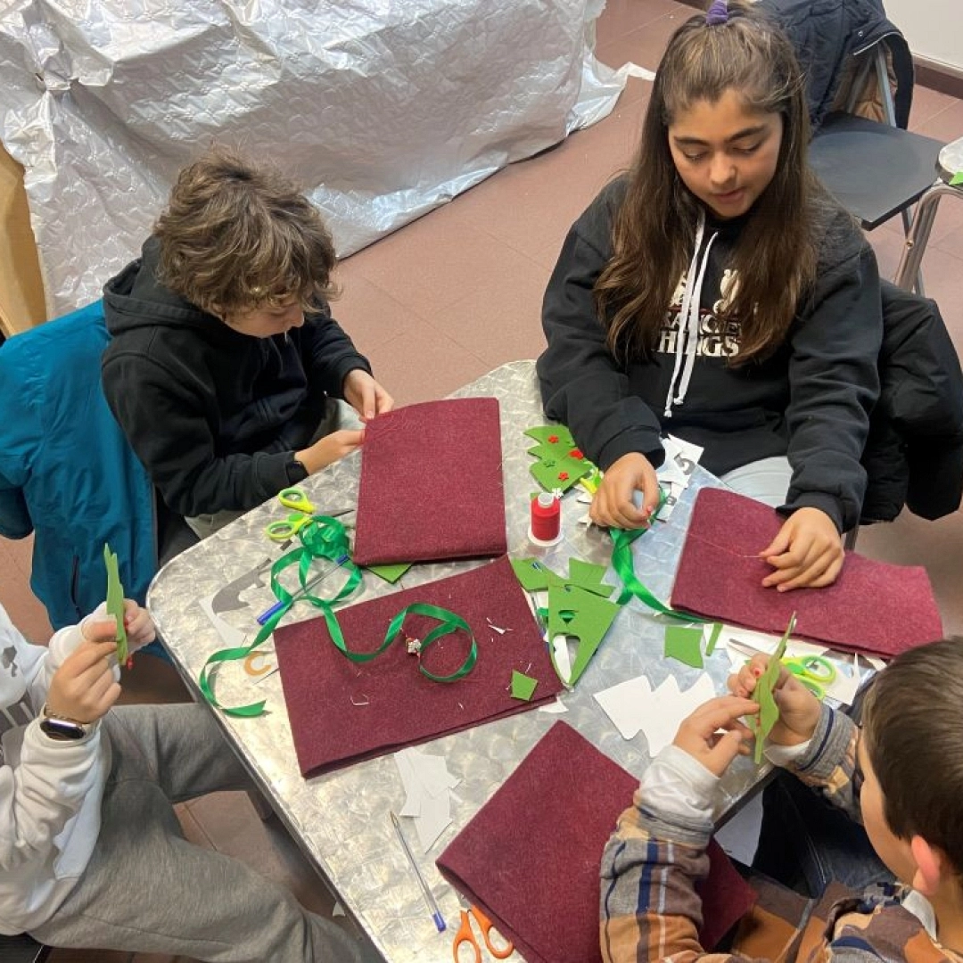 Taller infantil: Saquito de Navidad en fieltro — Asociación de Vecinos de Alaberga, Errenteria