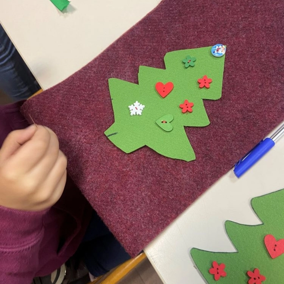 Taller infantil: Saquito de Navidad en fieltro — Asociación de Vecinos de Alaberga, Errenteria