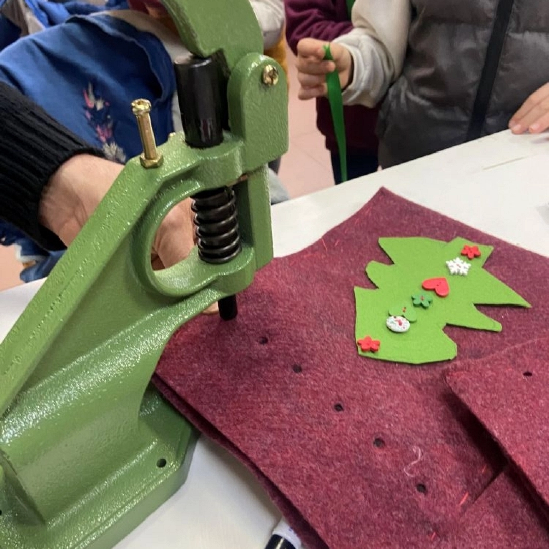 Taller infantil: Saquito de Navidad en fieltro — Asociación de Vecinos de Alaberga, Errenteria