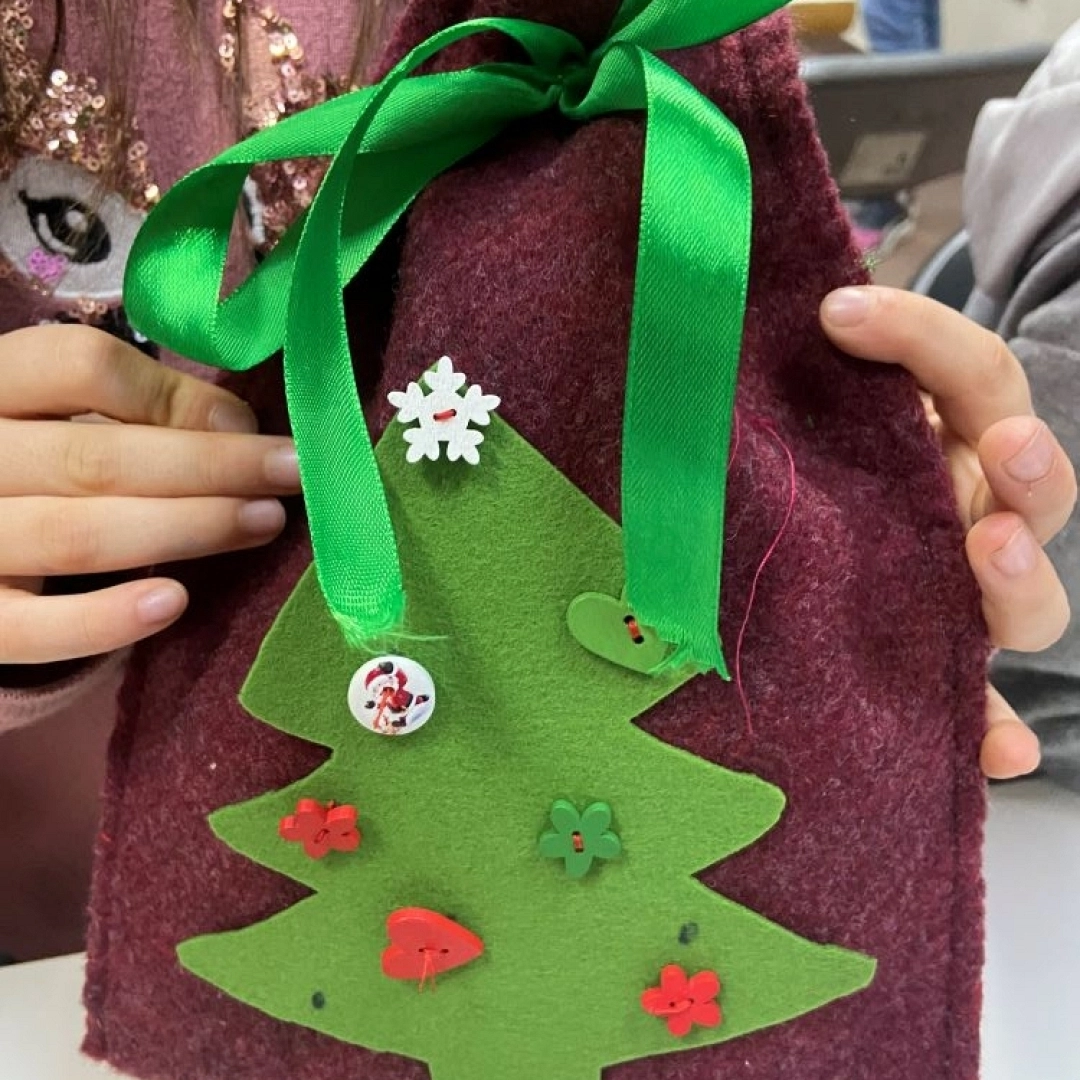 Taller infantil: Saquito de Navidad en fieltro — Asociación de Vecinos de Alaberga, Errenteria