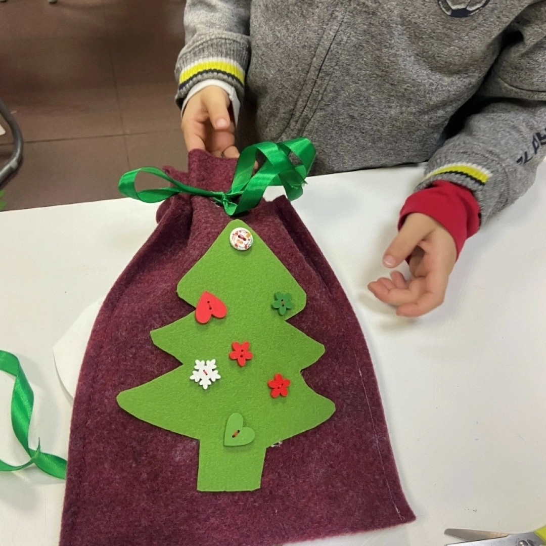 Taller infantil: Saquito de Navidad en fieltro — Asociación de Vecinos de Alaberga, Errenteria