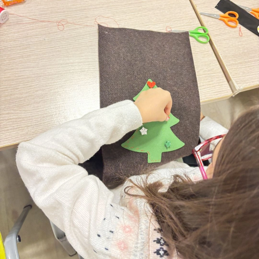 Taller infantil: Saquito de Olentzero en fieltro — Asociación de Vecinos de San Miguel, Irún