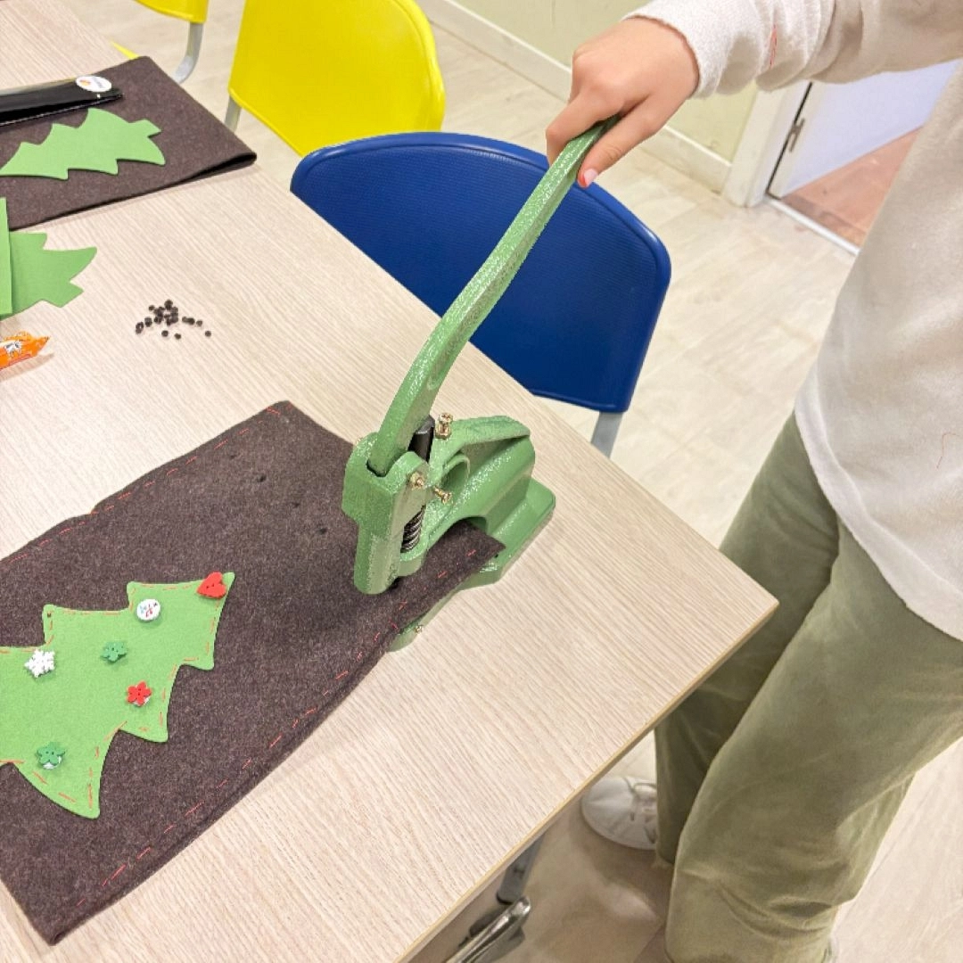 Taller infantil: Saquito de Olentzero en fieltro — Asociación de Vecinos de San Miguel, Irún