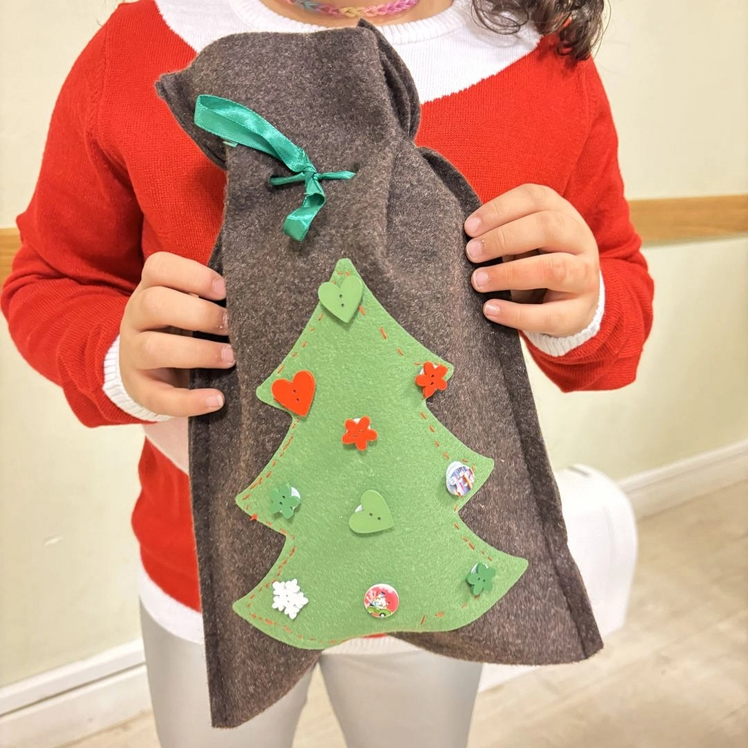 Taller infantil: Saquito de Olentzero en fieltro — Asociación de Vecinos de San Miguel, Irún