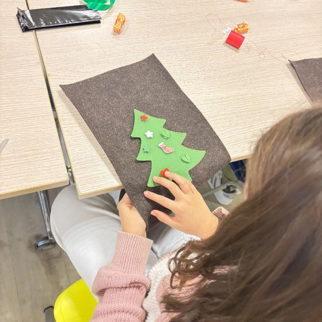 Taller infantil: Saquito de Olentzero en fieltro — Asociación de Vecinos de San Miguel, Irún