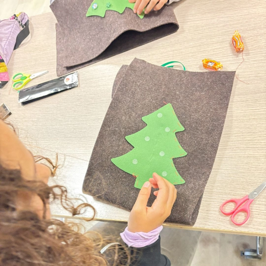 Taller infantil: Saquito de Olentzero en fieltro — Asociación de Vecinos de San Miguel, Irún