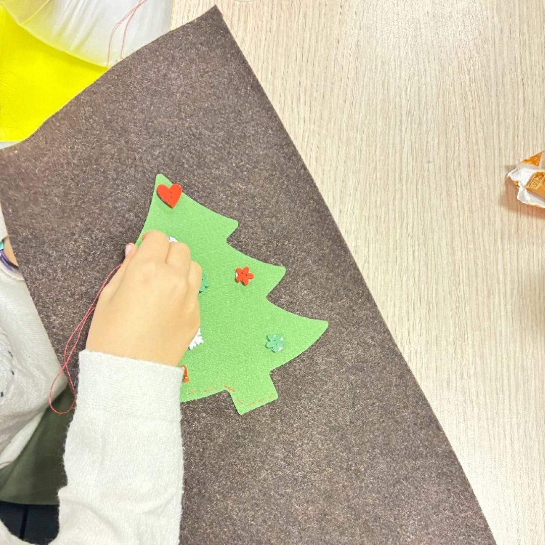 Taller infantil: Saquito de Olentzero en fieltro — Asociación de Vecinos de San Miguel, Irún