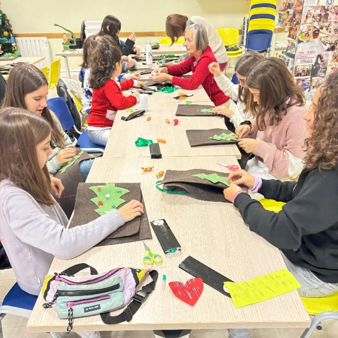 Taller infantil: Saquito de Olentzero en fieltro — Asociación de Vecinos de San Miguel, Irún