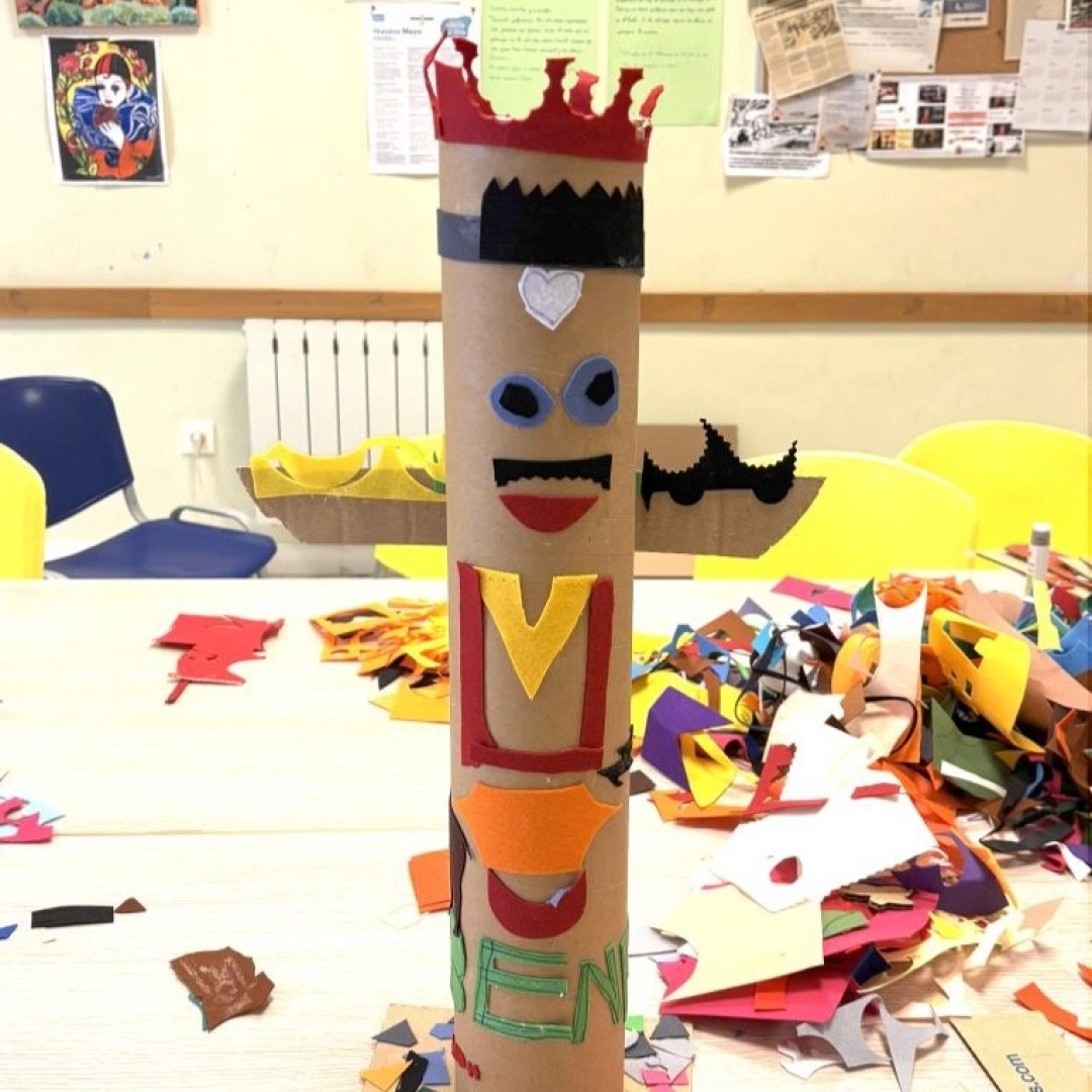 Taller infantil y familiar: Tótem de cartón y fieltro — Asociación de Vecinos de San Miguel, Irun