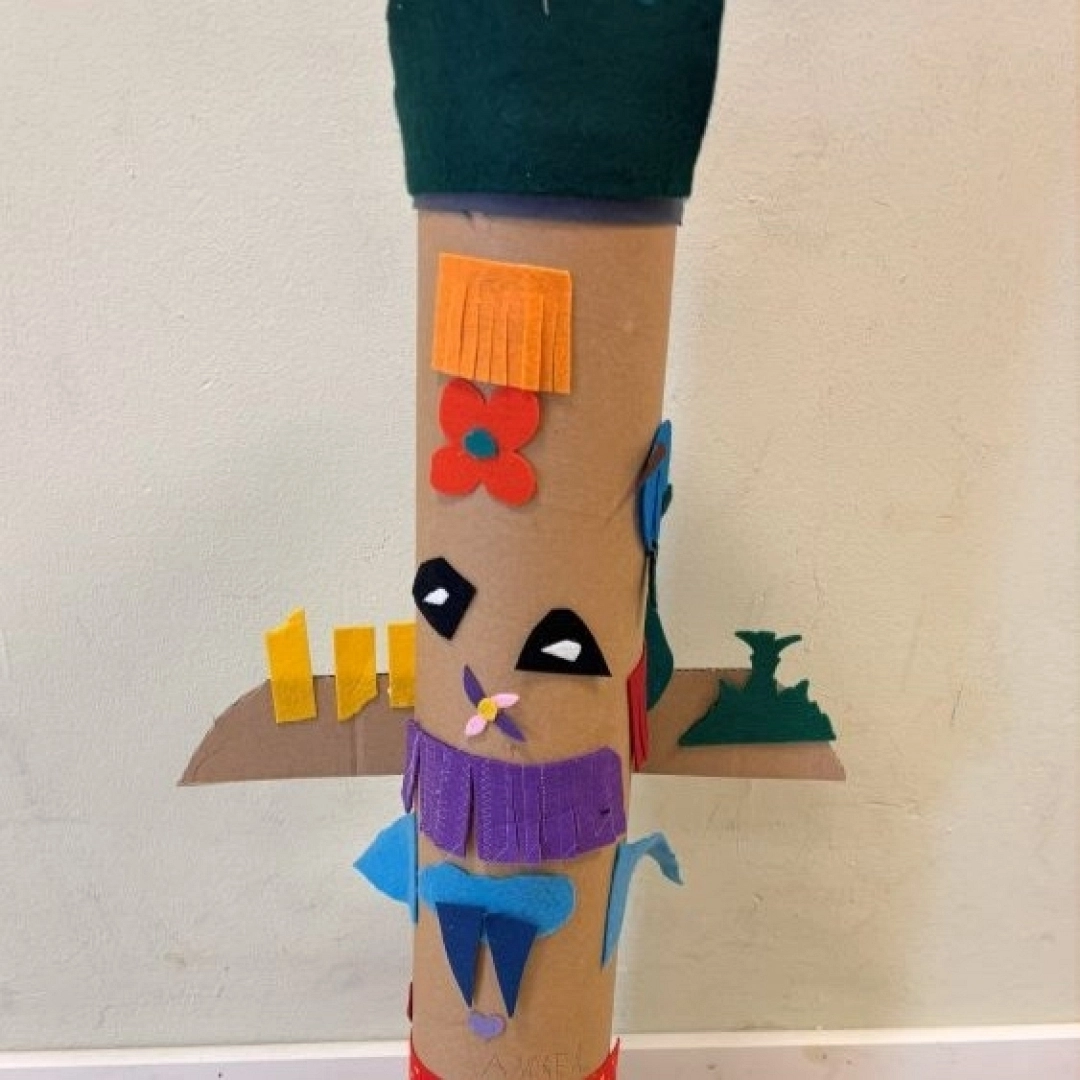 Taller infantil y familiar: Tótem de cartón y fieltro — Asociación de Vecinos de San Miguel, Irun