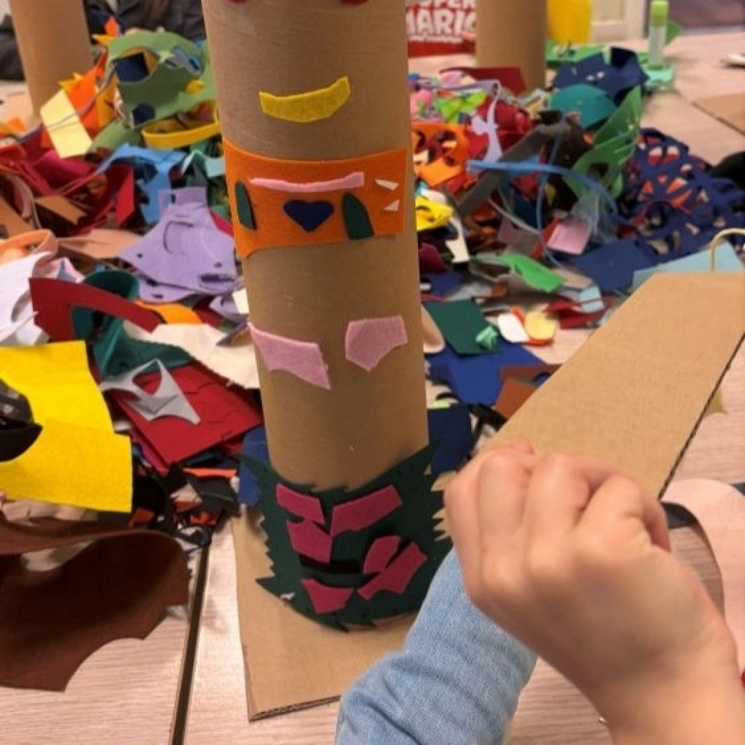 Taller infantil y familiar: Tótem de cartón y fieltro — Asociación de Vecinos de San Miguel, Irun