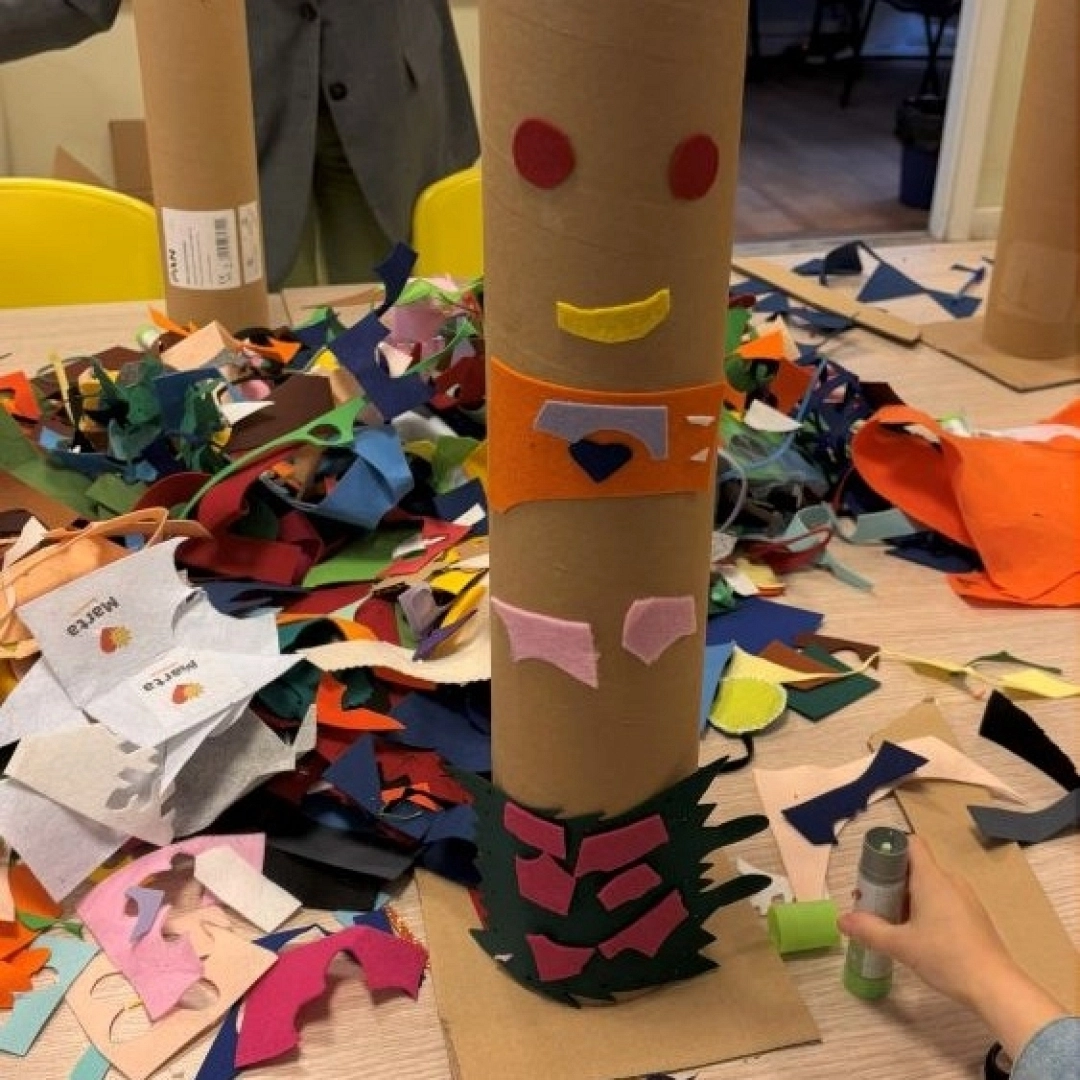 Taller infantil y familiar: Tótem de cartón y fieltro — Asociación de Vecinos de San Miguel, Irun
