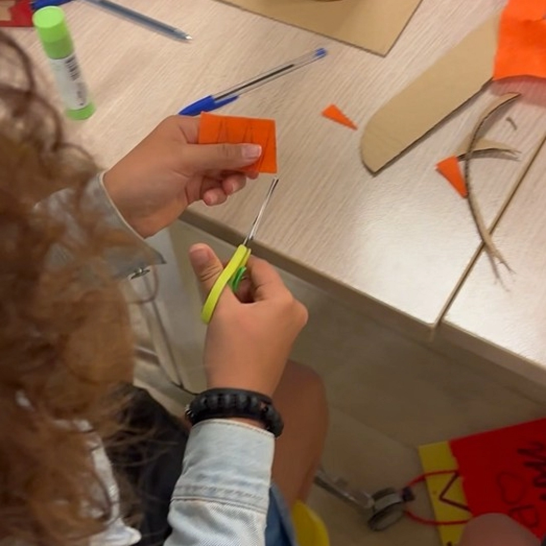 Taller infantil y familiar: Tótem de cartón y fieltro — Asociación de Vecinos de San Miguel, Irun