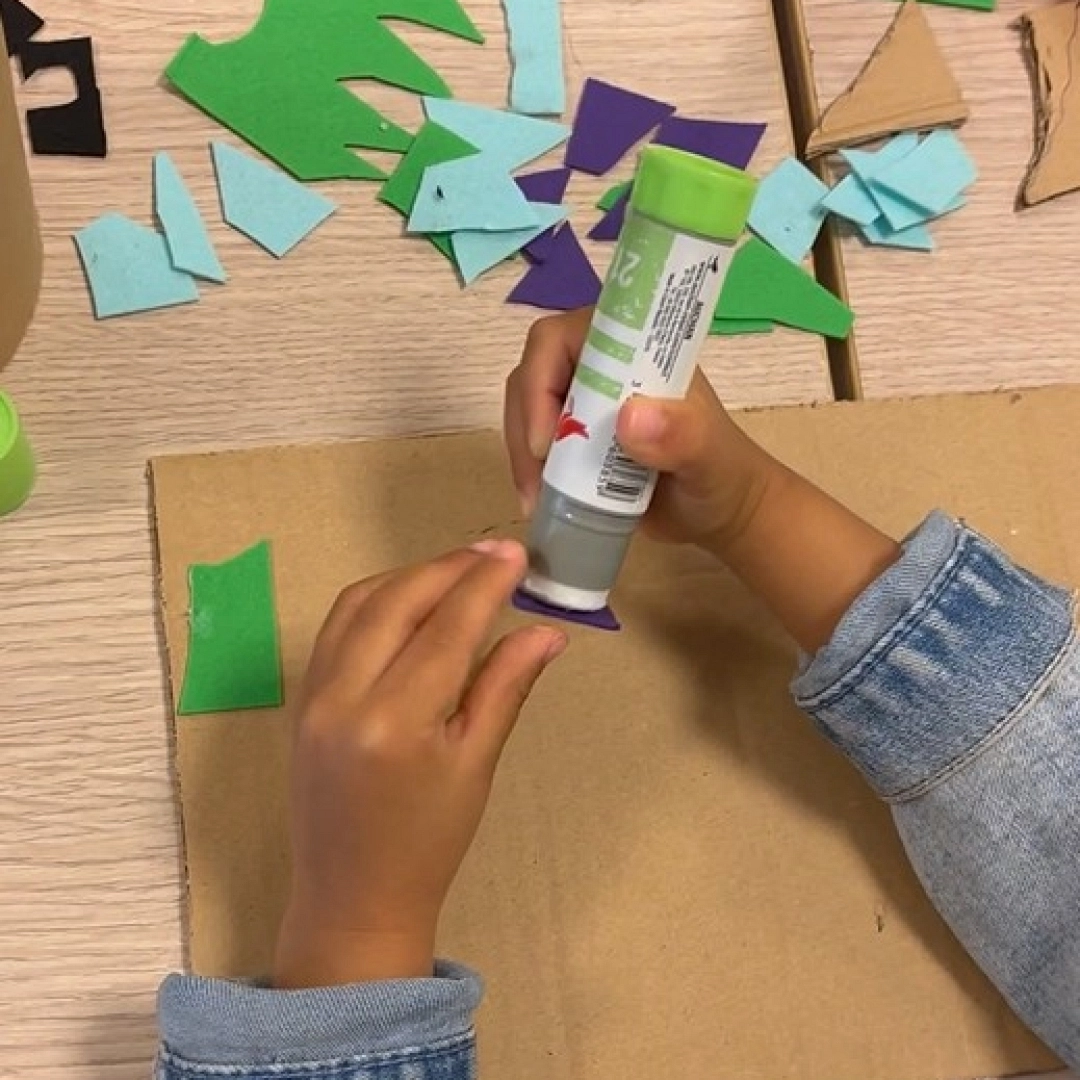 Taller infantil y familiar: Tótem de cartón y fieltro — Asociación de Vecinos de San Miguel, Irun