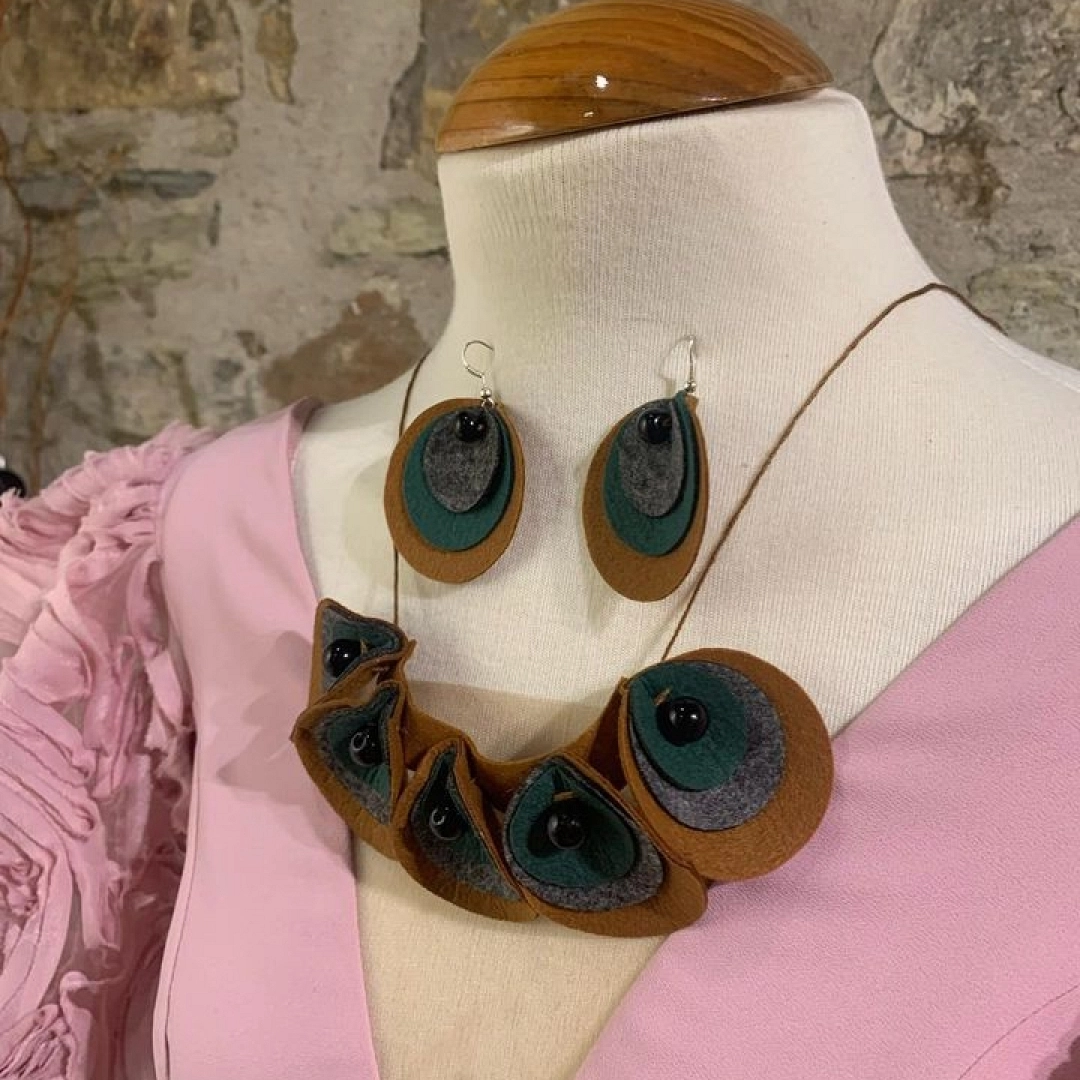 Taller para adultos: Bisutería en fieltro-diseña tu collar y pendientes únicos-(Pop-Up Xenpelar/Errenteria) Taller para adultos: Bisutería en fieltro-diseña tu collar y pendientes únicos-(Pop-Up Xenpelar/Errenteria)