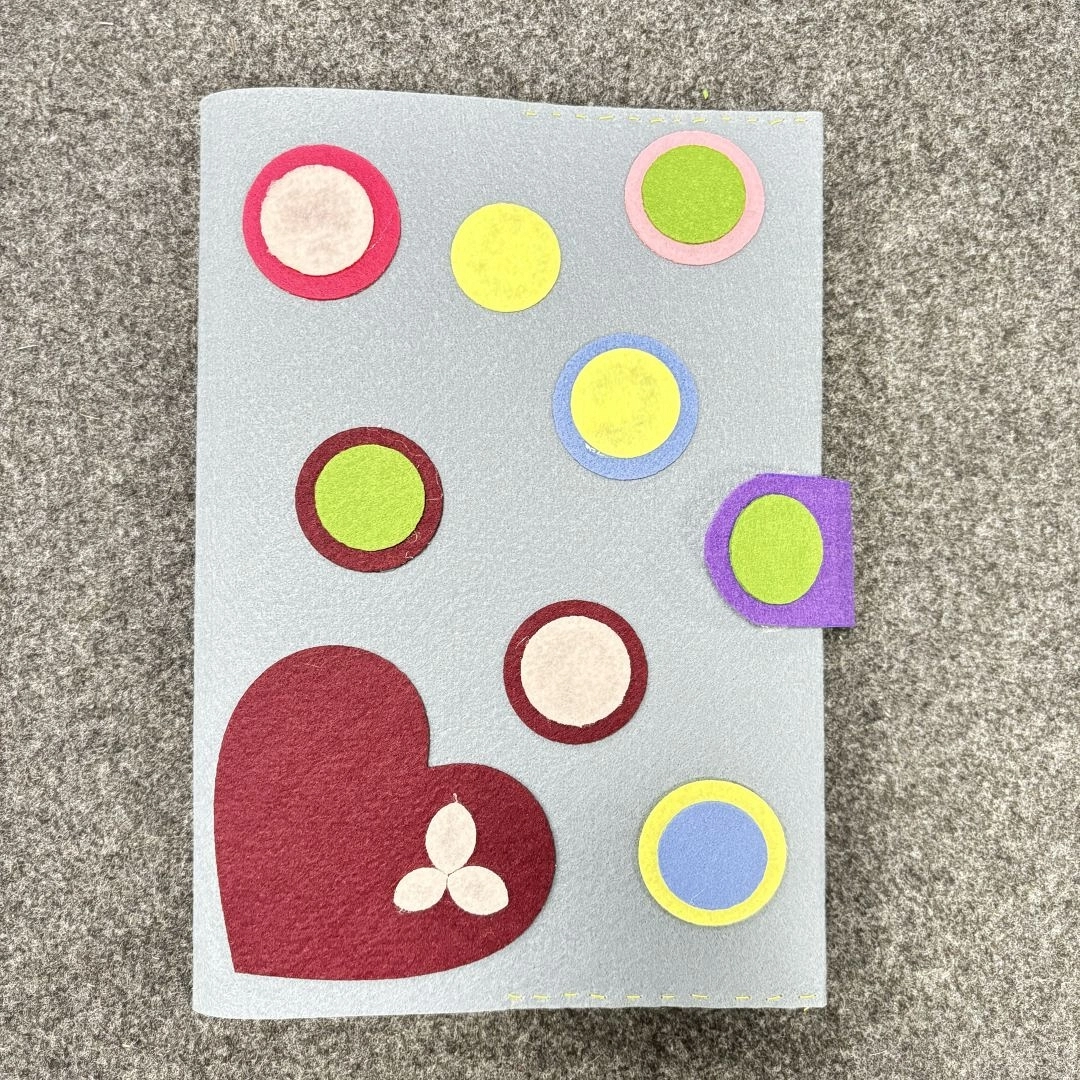 Taller para adultos: Funda para Libro de Fieltro-(Lekuona/Errenteria)