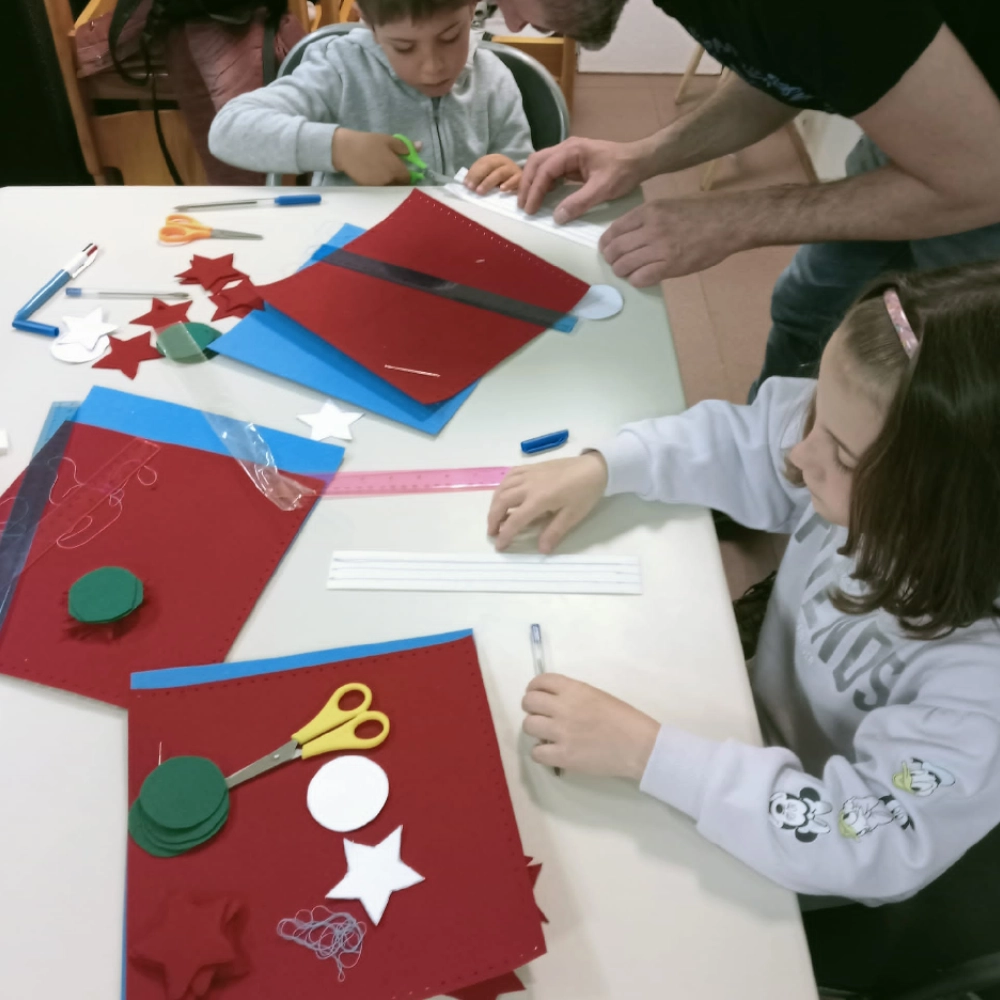 Tres en raya de fieltro (Asociación de vecinos Alaberga)